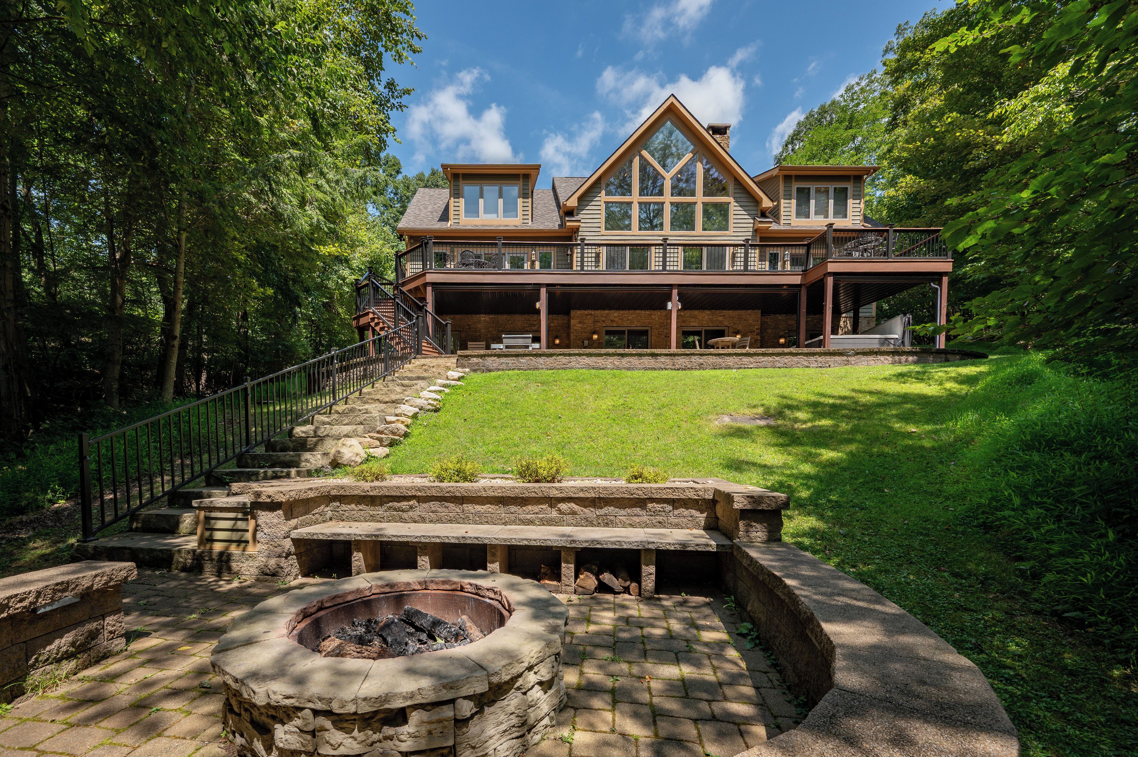 المنطقة المحيطة بالمنشأة