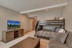 4 Schlafzimmer, Bügeleisen/Bügelbrett, kostenloses WLAN, Bettwäsche