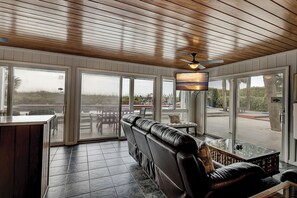 Smart TV, DVD player