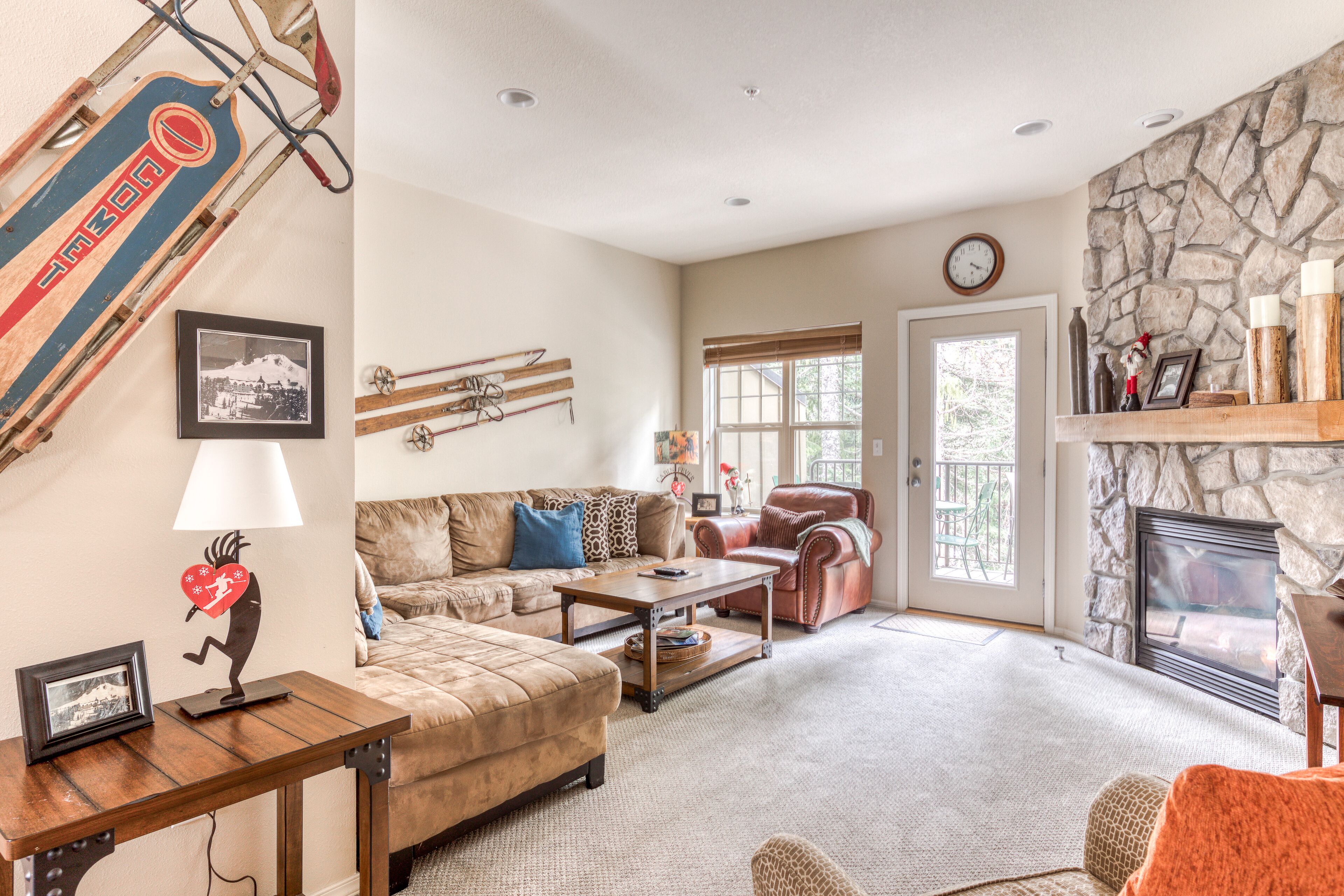 TV, fireplace, DVD player, books