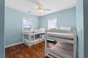 6 bedrooms, iron/ironing board, free WiFi, bed sheets