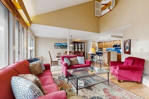 Una televisión, una chimenea