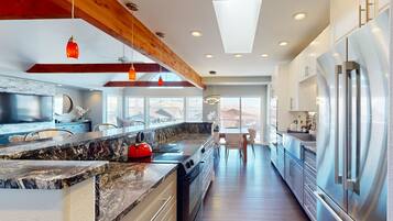 Fridge, microwave, coffee/tea maker, toaster