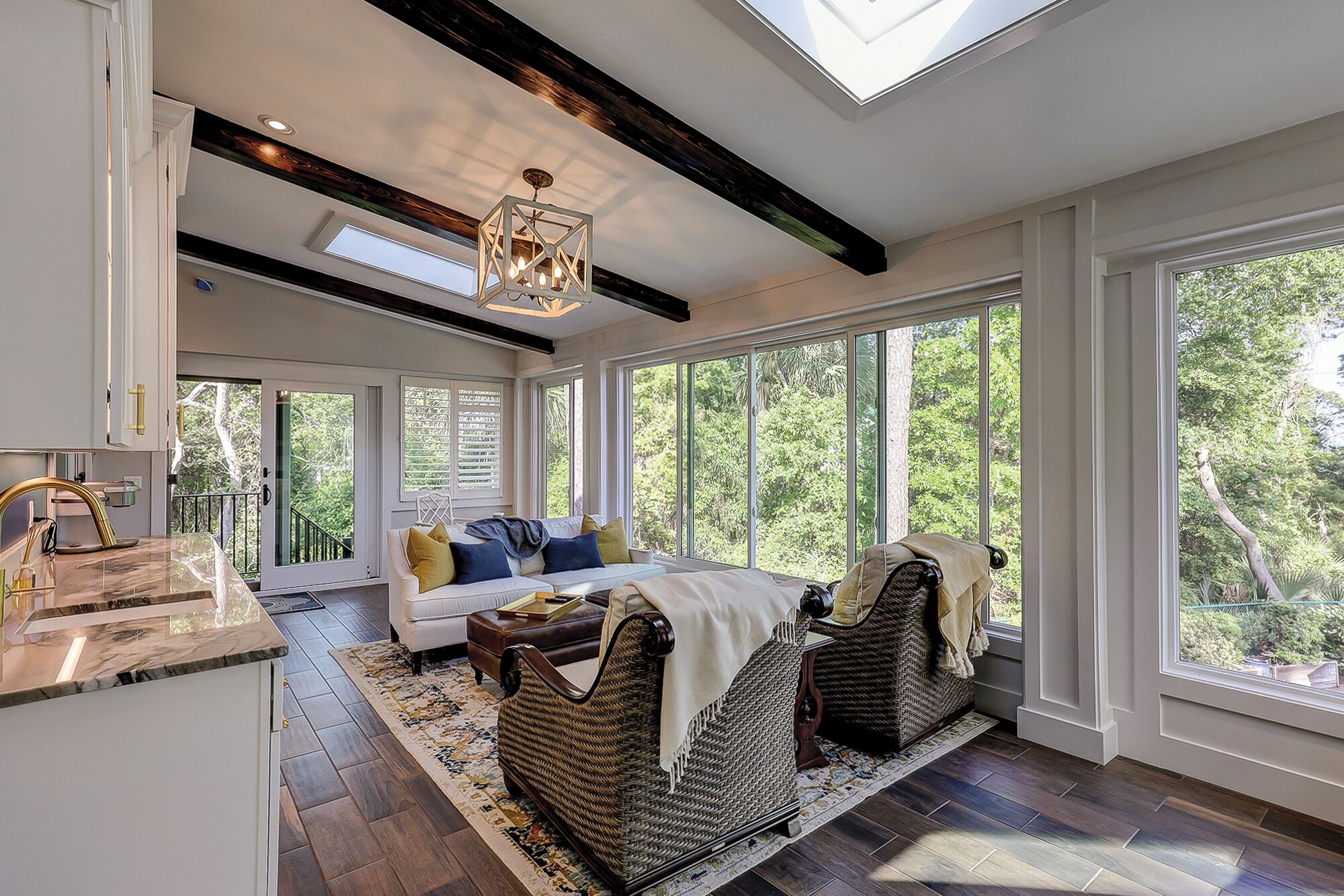 Smart TV, fireplace, DVD player