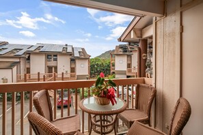 Property grounds - Banyan Harbor A-09, A/C & Centrally located (Lihue)