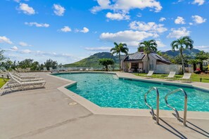 A heated pool - Banyan Harbor A-09, A/C & Centrally located (Lihue)