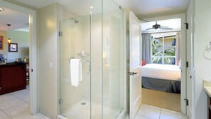 Bathtub, hair dryer, towels, soap - H414 at Honua Kai Resort ~ Light & Bright with Partial Ocean Views (Kaanapali)