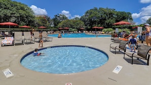 Pool - 17 Mizzenmast Ct - Amazing Views of 18th Fairway of Harbour Town Golf Links (Hilton Head Island)