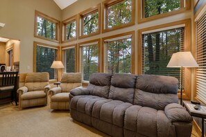 TV, peis og DVD-spiller