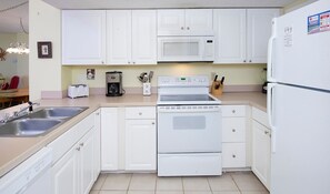 Fridge, microwave, dishwasher, coffee/tea maker - 302 Sunswept 2/2* Directly on the Beach with Perfect Gulf Front View (Orange Beach)