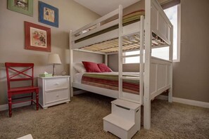 3 bedrooms, travel cot, free WiFi, bed sheets