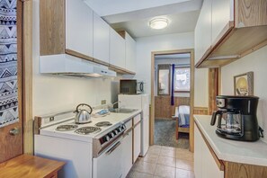 Fridge, microwave, oven, stovetop - Affordable Breck Getaway w/ Recent Updates and Shared Outdoor Hot Tubs | PM2B (Breckenridge)