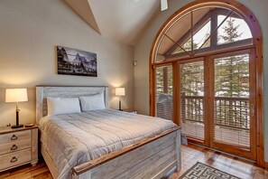 4 Schlafzimmer, Bügeleisen/Bügelbrett, WLAN, Bettwäsche