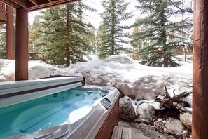 مغطس سبا خارجي