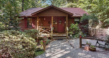 Dog-friendly cabin in the woods w/ private hot tub, screened-in deck & BBQ