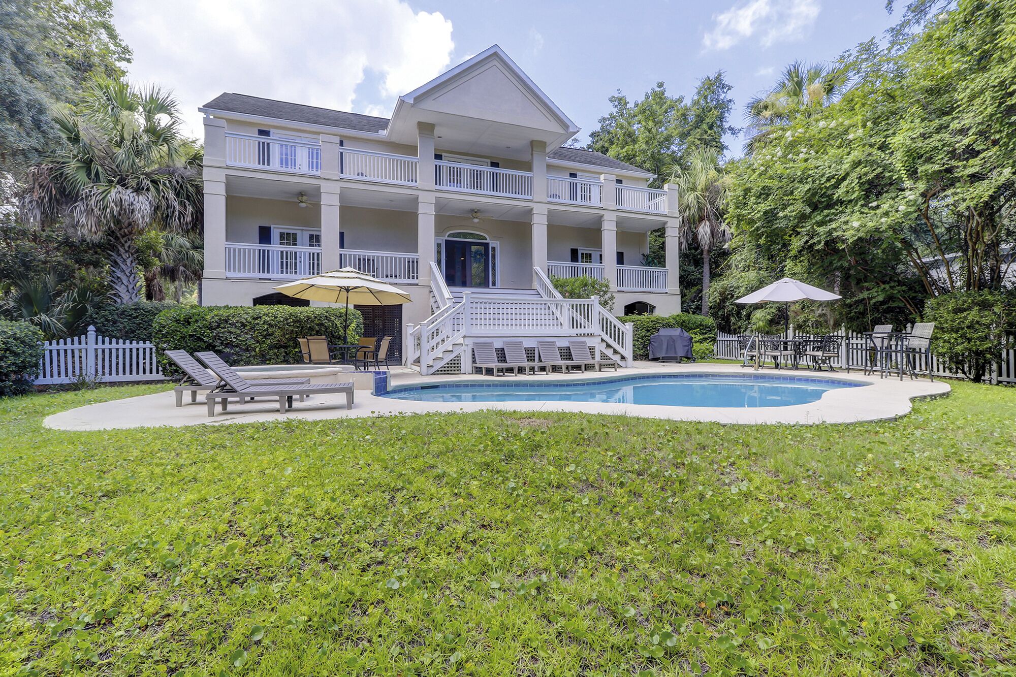 19 Mallard - 4 Minute Walk to the Beach. Private Pool & SPA - Sleeps 14