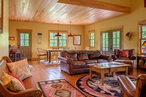 Smart TV, fireplace, DVD player