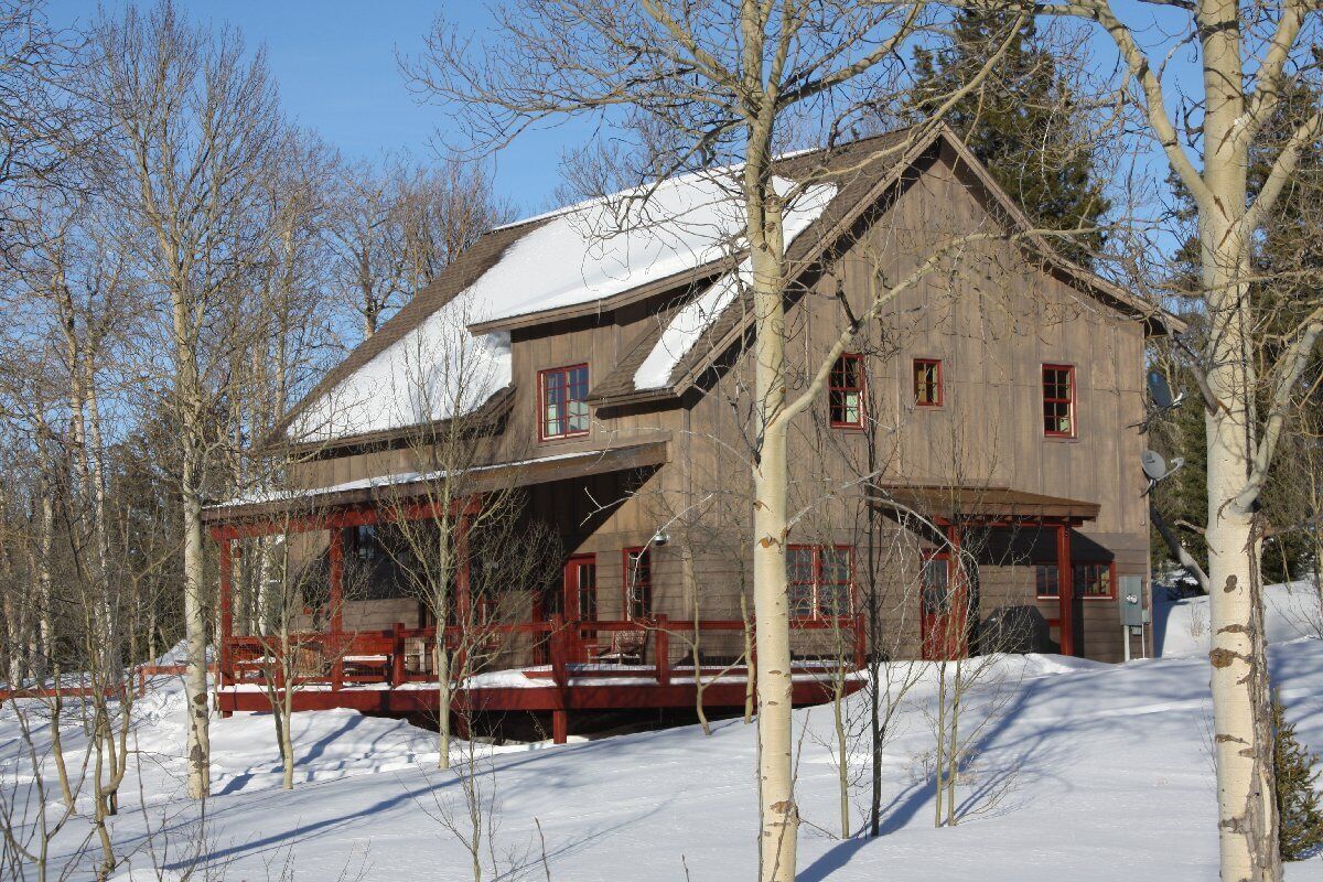 West of West - Beautiful home located only 8 miles from West Yellowstone!