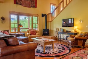 Smart TV, fireplace, DVD player