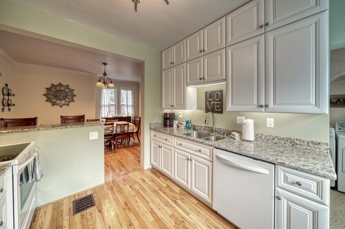 La Dimora: Beautiful Victorian, Great for Large Groups. Nice stroll to downtown!