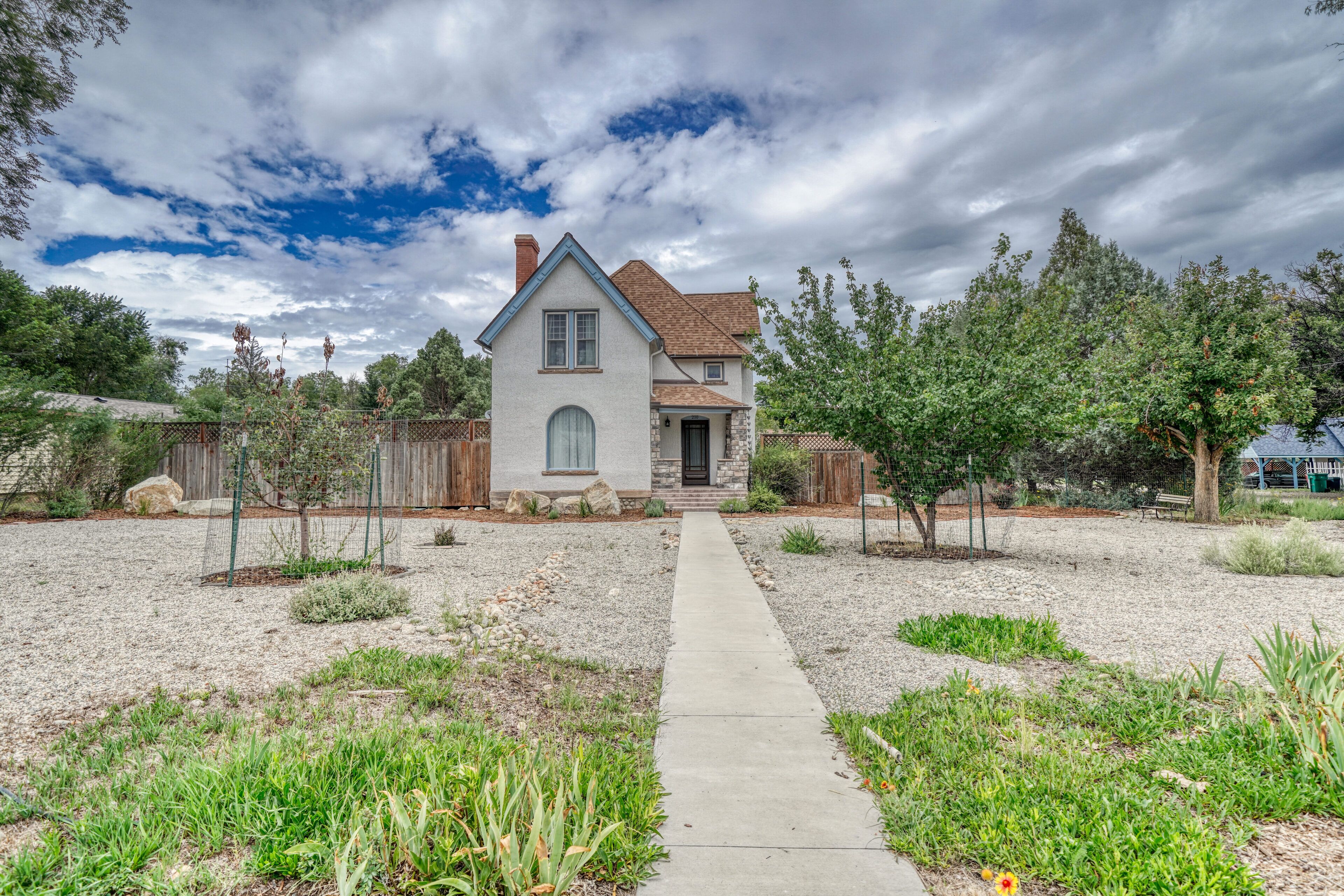 La Dimora: Beautiful Victorian, Great for Large Groups. Nice stroll to downtown!