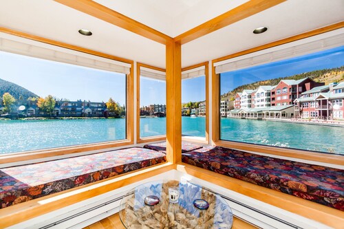 Lakeside Village Condo w/ Great Panoramic Lake Views, Steps from Activities