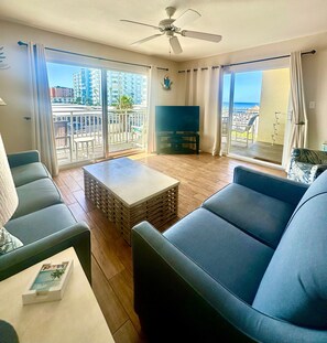 Fernseher, DVD-Player, Stereoanlage