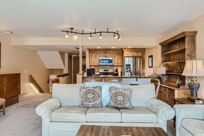 TV, fireplace, offices