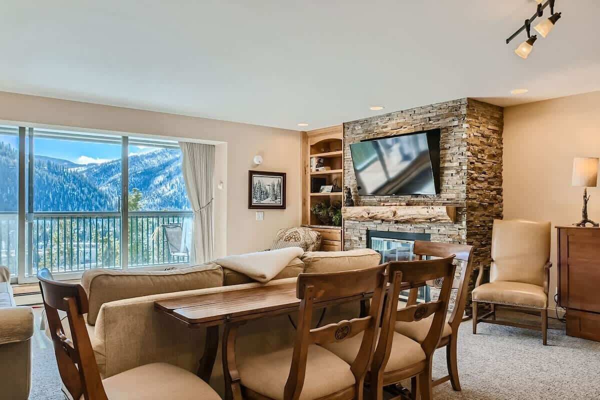 TV, fireplace, offices