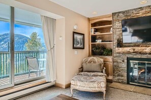 TV, fireplace, offices