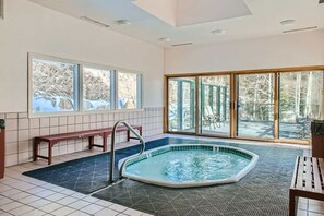 Interior - Near Conference center, private washer & dryer! (Keystone)