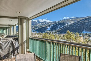 Property grounds - Near Conference center, private washer & dryer! (Keystone)