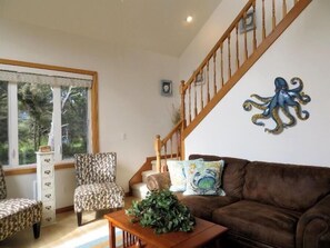 Een smart-tv en boeken