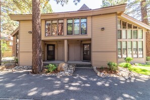 Exterior - Sunlit Condo w/ Pool, Jacuzzi & Sauna 338 (Mammoth Lakes)