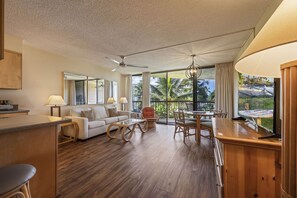 Smart TV - Ocean, Pool, Tropical resort views from this large 1 bedroom suite (Kihei)