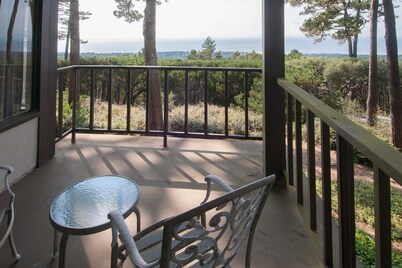 Ocean Pines #28 - Pebble Beach Condo - Oceanview Luxury