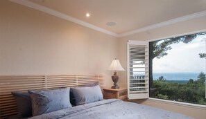 2 bedrooms, iron/ironing board, internet, bed sheets