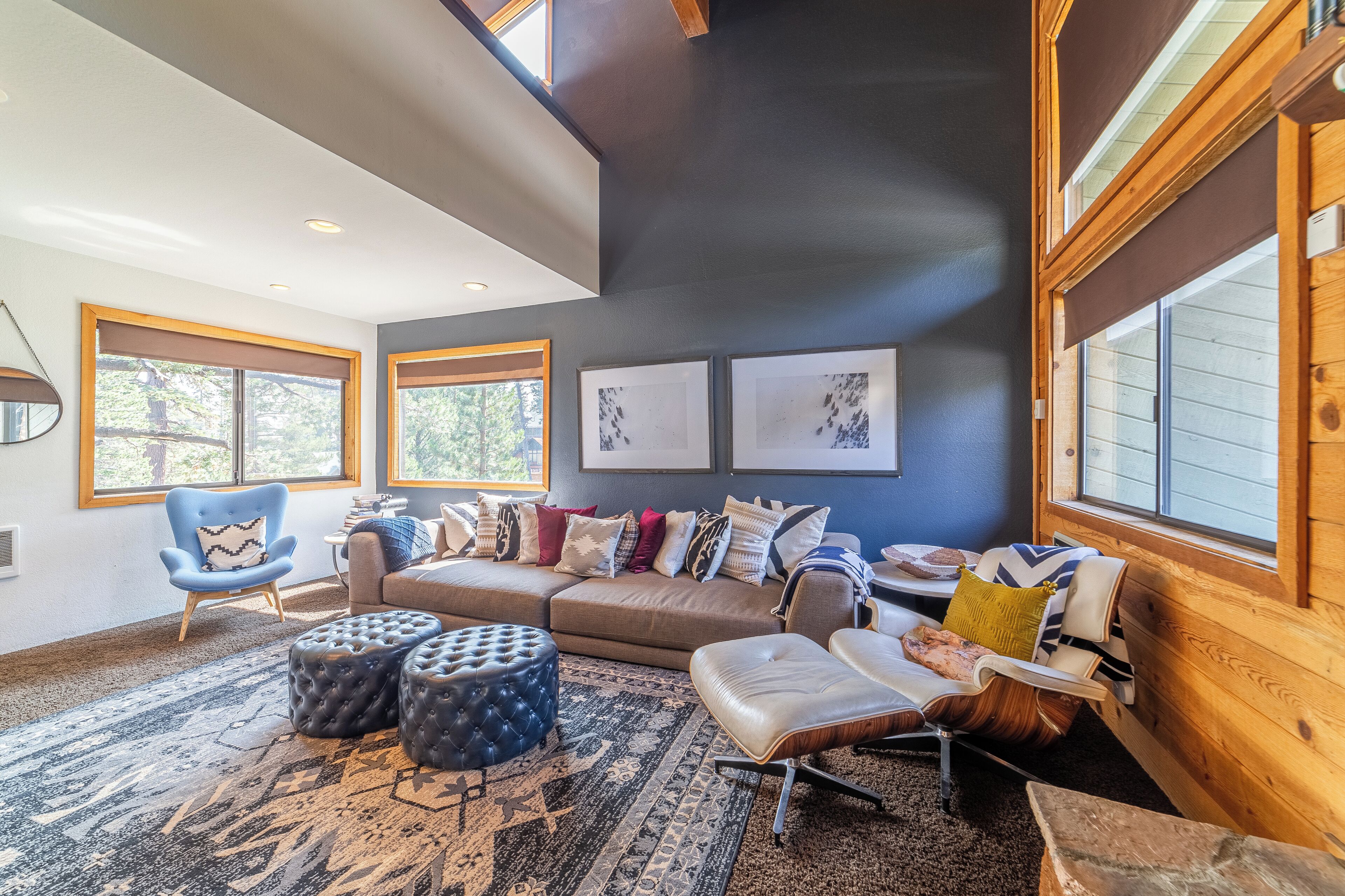 تلفزيون ذكي، مدفأة، مشغل دي في دي، ستيريو