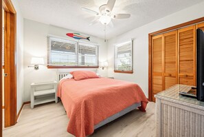 6 bedrooms, iron/ironing board, free WiFi, bed sheets