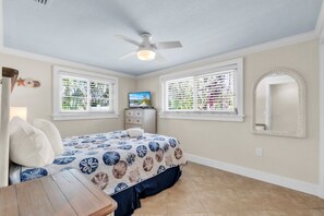 3 bedrooms, iron/ironing board, free WiFi