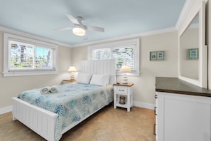 3 bedrooms, iron/ironing board, WiFi (free) - Ebb Tide by Duncan Real Estate (Holmes Beach)