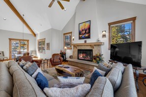 TV, peis og kontorer