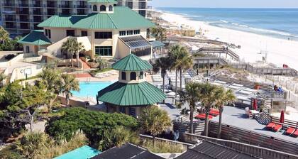 Pet-friendly Fenced Yard, Linkside Village 476!