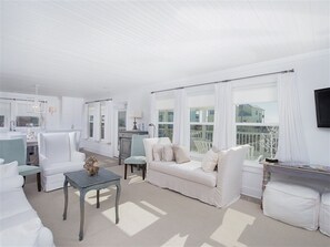 TV - The name should read A Whole Lot of Heaven! 2/2 w/Gorgeous Gulf view! 1 PET. (Gulf Shores)