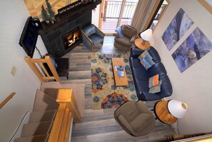 TV, fireplace, offices - Aspen Grove, Ski in/out, Hot Tub, Pet Friendly (Mt. Crested Butte)