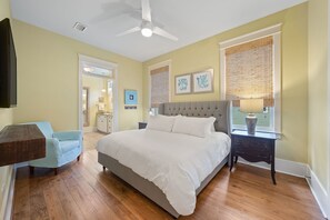 4 多间卧室、办公桌、熨斗/熨衣板、旅行婴儿床