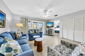 TV - Beach Service Included! Pet-friendly! Chateau La Mer 11B! (Destin)