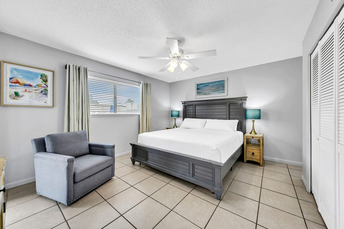 Photo 5 of Beach Service Included! Pet-friendly! Chateau La Mer 11B!
