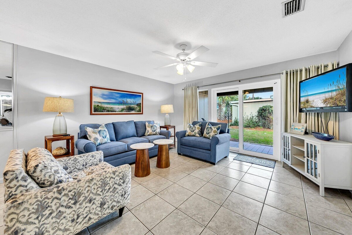 Beach Service Included! Pet-friendly! Chateau La Mer 11B!