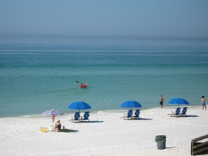Beach nearby - Beach Service Included! Pet-friendly! Chateau La Mer 11B! (Destin)